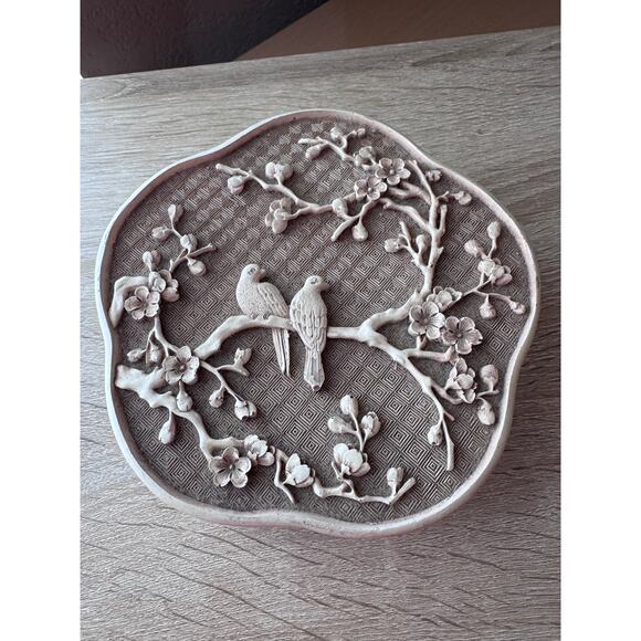Vintage Ivory Dynasty Jewelry Box - 1982 - Picture 1 of 8